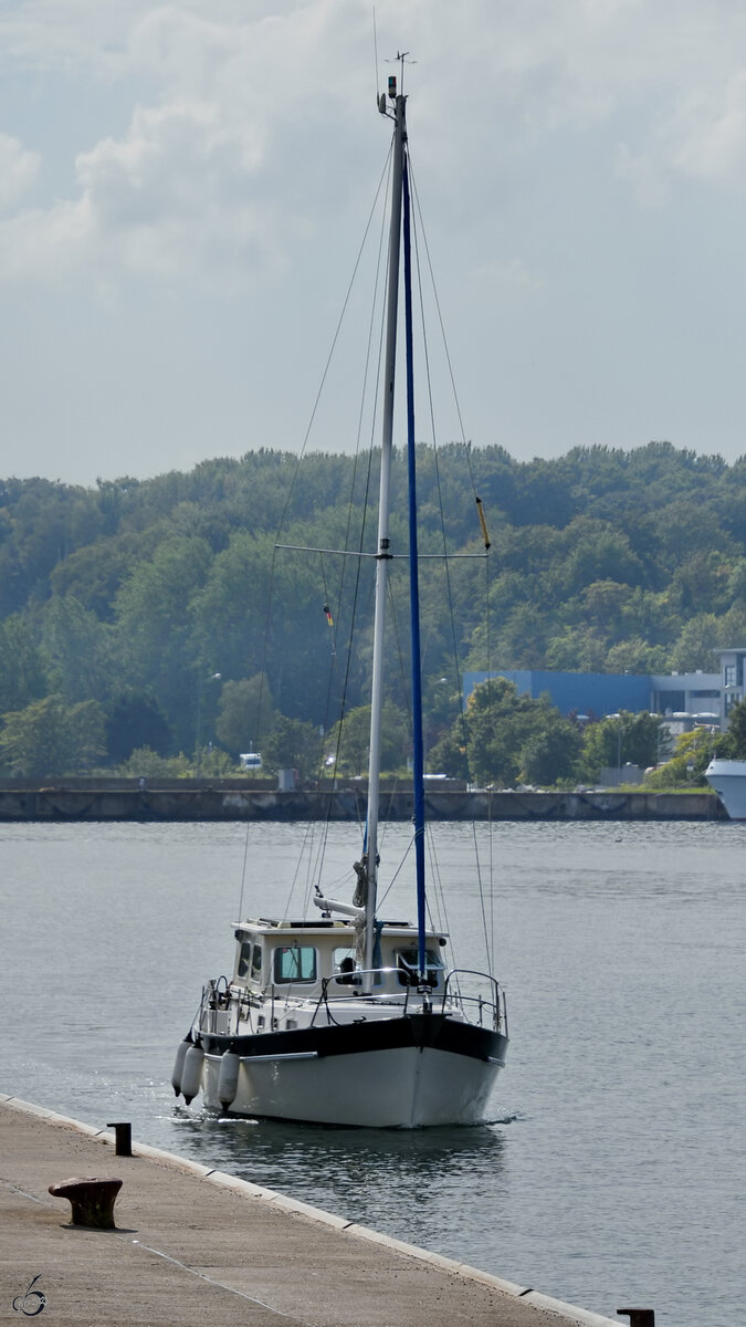 Im August 2023 wae dieses Segelboot (POL000LXG) bei der Ankunft im Sassnitzer Stadthafen zu sehen.