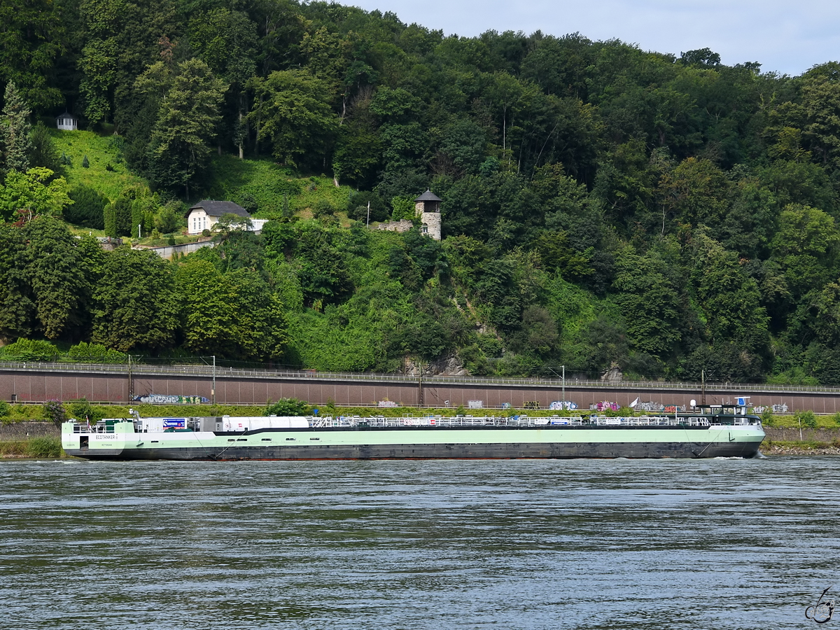 
Im Bild der ECOTANKER III (ENI: 02335378), welches Anfang August 2021 auf dem Rhein bei Remagen unterwegs war.
