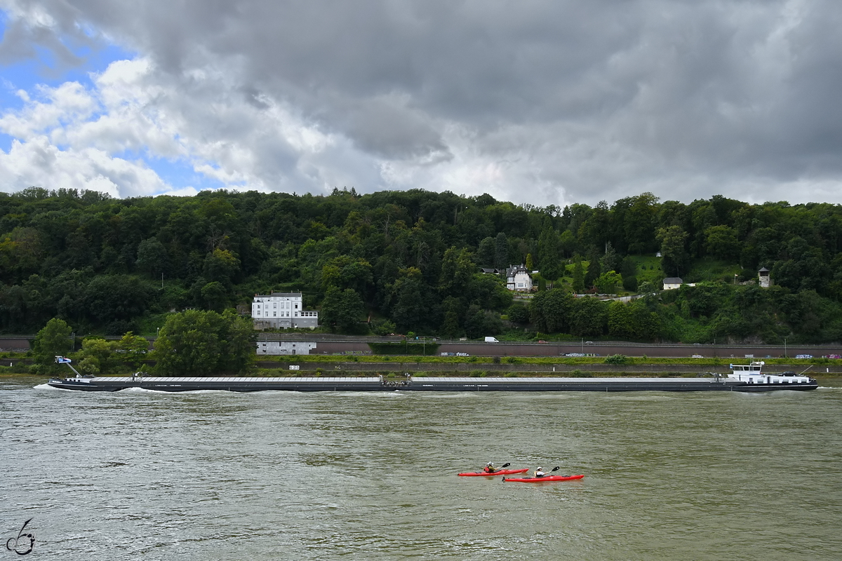 Im Bild der Koppelverband WILHELMINA IV & III (ENI: 02329968 & 02330114). (Remagen, Mai 2021)