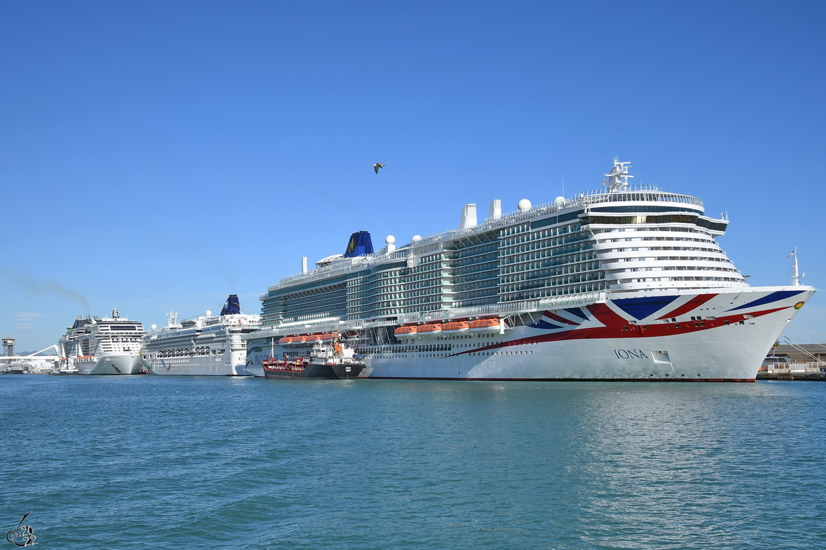 Im November 2022 war das Kreuzfahrtschiff IONA (IMO: 9826548) in Barcelona anzutreffen.