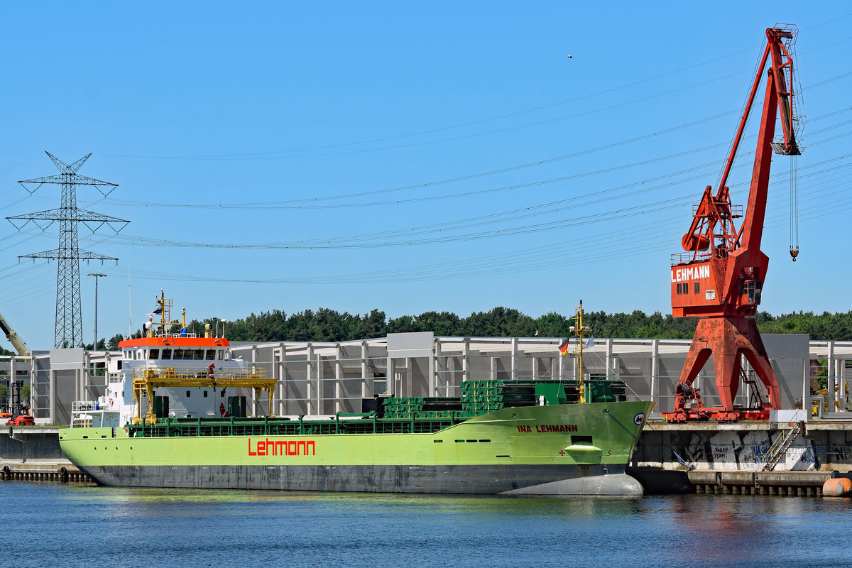 INA LEHMANN (IMO 9805427) am 15.06.2020 im Hafen von Lübeck, Lehmannkai 2