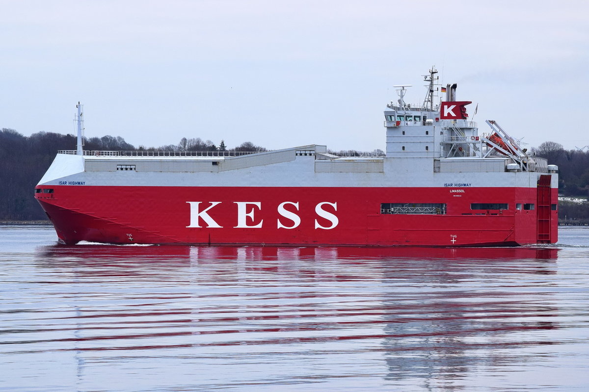 ISAR HIGHWAY , Autotransporter, IMO 9195145 , Baujahr 2000 , 100 × 20.7m , auf der Kieler Förde am 17.02.2018