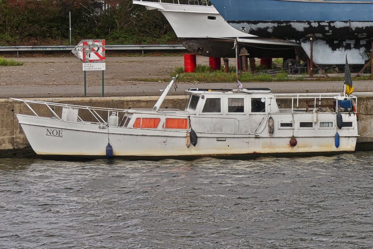 Jacht NOE, liegt am Ufer des Albertkanal vertäut. 09.2025