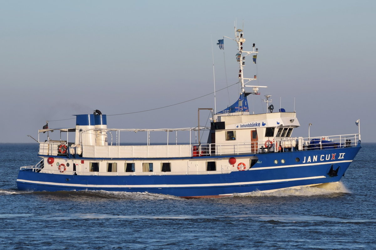 JAN CUX II , Fahrgastschiff , IMO 8136099 , Baujahr 1978 , 31.2 × 7m , 29.12.2017 uxhaven