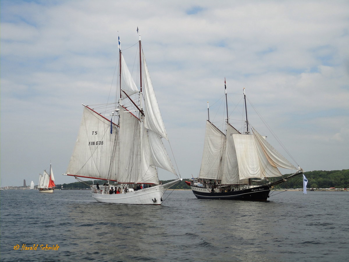 JOANNA SATURNA und  REGINA MARIS  am 19.6.2012, Kieler Förde
JOANNA SATURNA
Ex-Namen: V.L. 74 JOANNA SATURNA I ->03.1928, MARIE ->1955, RAN ->1996, FJORDSAND ->2003, 
Gaffelschoner / Lüa 34 m, B 6 m, Tg 2,85 m / Segelfläche: 420 m² / 1 Diesel, Sisu 645, 257 kW (350 PS), 8 kn / gebaut 1903 als Heringslogger in Vlaardingen, Holland / 1927 umbau, Frachtschiff mit Motor / Flagge: Finnland, Heimathafen: Uusikaupunki

REGINA MARIS
3-Mast Gaffelschoner / GT 410 / Lüa 448 m, B 6,9 m, Tg 2,8 m / Segelfläche: 600 m², 11 kn  / 1 Diesel, 268 kW (365 PS), 10 kn / gebaut 1970 für die Norseefischerei , 1990 Umbau  / Flagge: NL, Heimathafen: Amsterdam /

