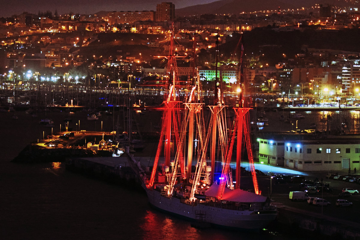 JUAN SEBASTIÁN DE ELCANO am  9.11.2019 im Hafen von Las Palmas de Gran Canaria