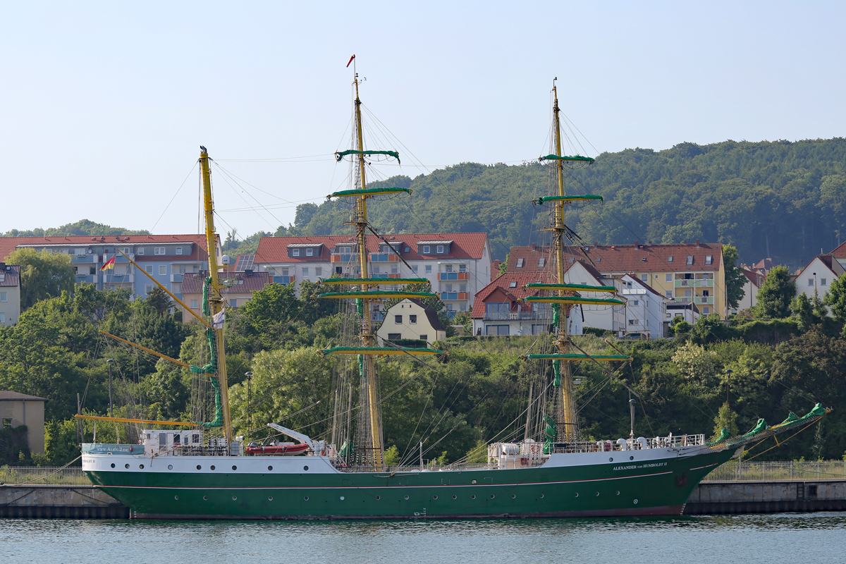 Jugend-u. Ausbildungsschiff ALEXANDER von HUMBOLDT II im Hafen von Sassnitz. - 02.06.2018