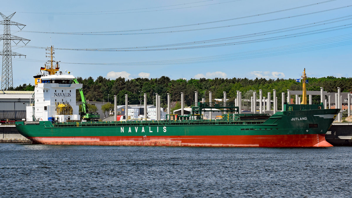 JUTLAND  (IMO 9277345) am 31.05.2020 im Hafen von Lübeck 