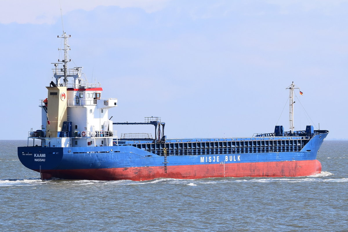 KAAMI , General Cargo , IMO 9063885 , Baujahr 1994 , 197 TEU ,  89.8 × 13.19m , 01.04.2018 Alte Liebe Cuxhaven
