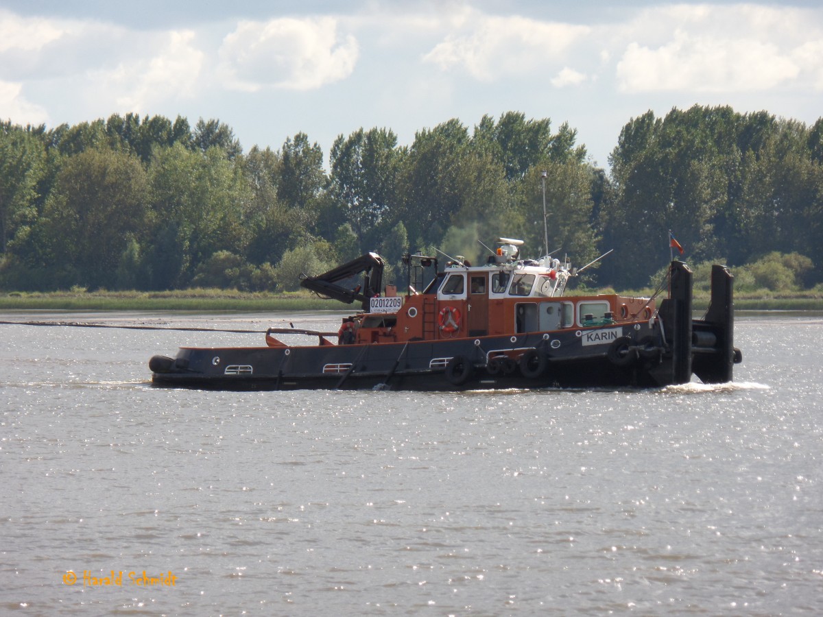 KARIN (ENI 02012209) am 11.9.2014, Hamburg, Elbe vor Wedel  / 
Ex-Namen: WELS (1973 Ewerführerei S&S Elbe), PATRIK (1986) C. R. Eckelmann, CATHARINA 3 (1988) /
Schubschlepper / Lüa 17,65 m, B 5,77 m, Tg 2,6 m / 1 Diesel, MWM D-440-6, 300 kW (410 PS), 1 Propeller, Pfahlzug 7,5 t / Ausrüstung u.a.: Bugstrahlruder, Hubbrücke, Hydr. Ladekran, 4 Koppelwinden / gebaut 1973 bei Oelkers, HH-Wilhelmsburg / Eigner: seit 2012 Schleppkontor Meyrose, HH /
