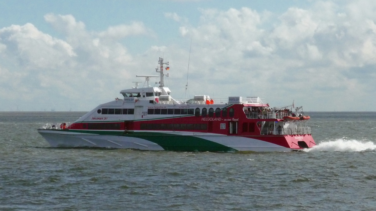 Katamaran  Halunder Jet  in Cuxhaven, 10.9.2015