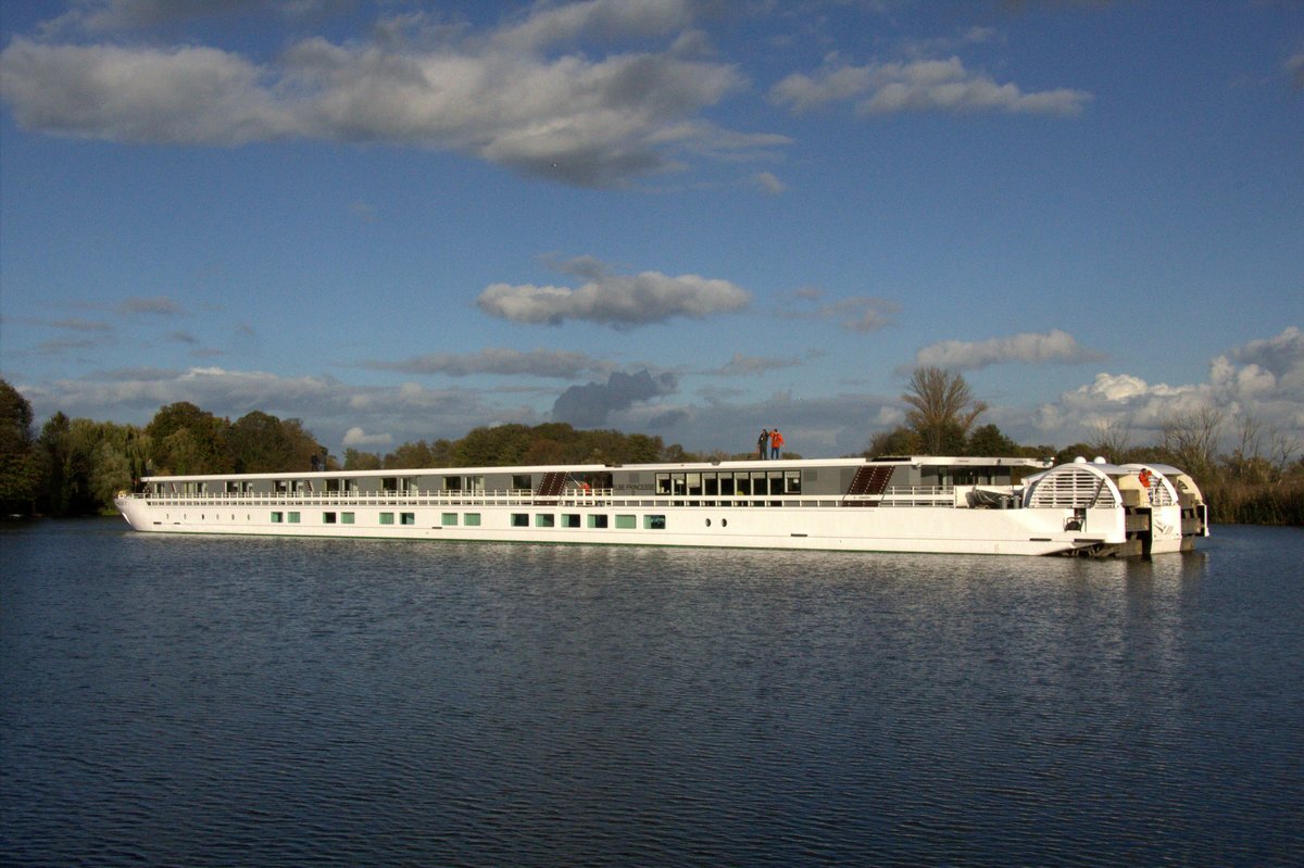 KFGS Elbe Princesse II (20000001 , 101 x 10,50m) am 28.10.2019 auf der Brandenburger Stadthavel.