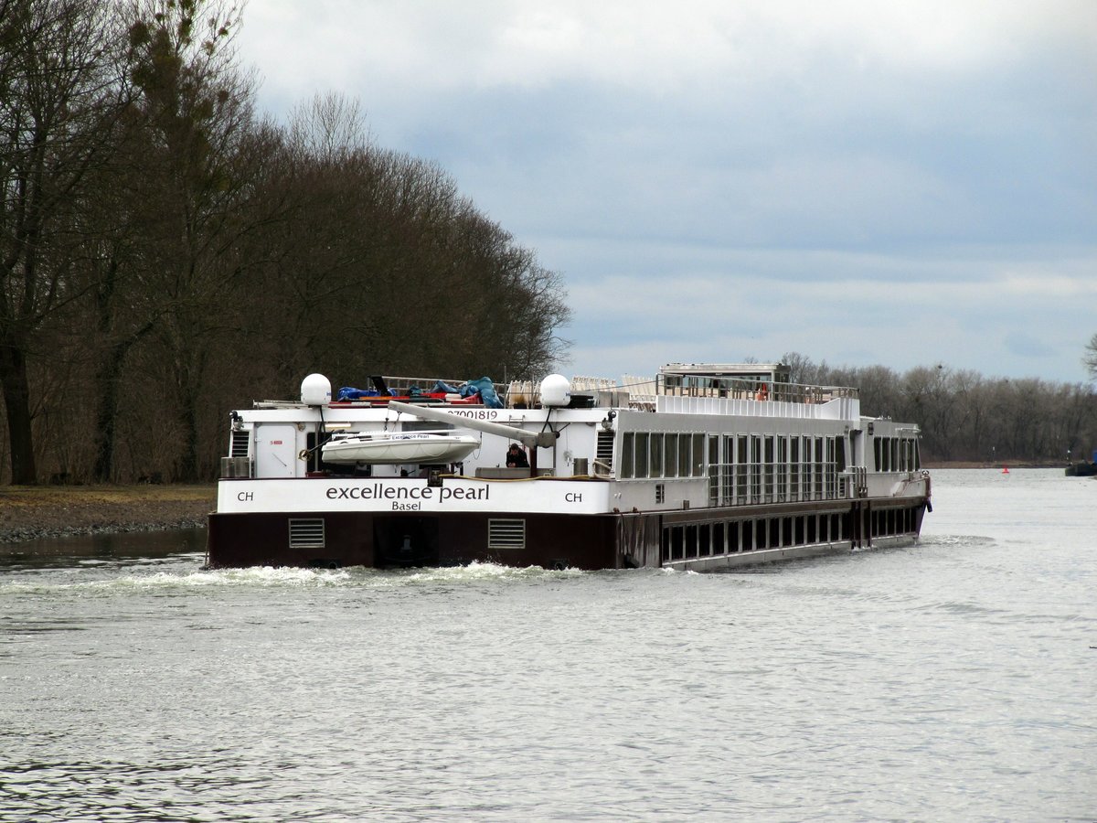 KFGS excellence pearl (07001819 , 82 x 9,5m) am 13.03.2018 im Sacrow-Paretzer-Kanal / UHW bei Schlänitzsee auf Talfahrt.