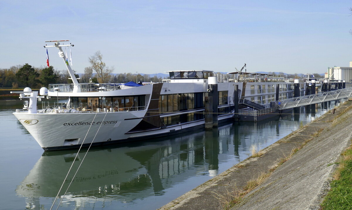 KFGS exellence empress, ENI 02338652, ankert am Anleger Vogelgrün/Elsaß, Nov.2025