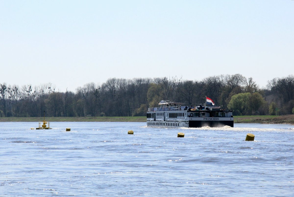 KFGS Princess (02323525 , 80 x 9,50m) am 15.04.2019 nach dem Passieren der Fähre Coswig/Anhalt auf Elbe-Bergfahrt.