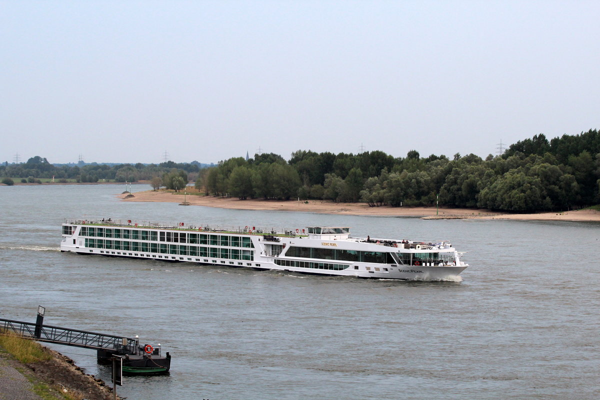 KFGS Scenic Pearl (65000002 , 135 x 11,45m) am 08.07.2017 auf dem Rhein bei Rees auf Talfahrt.