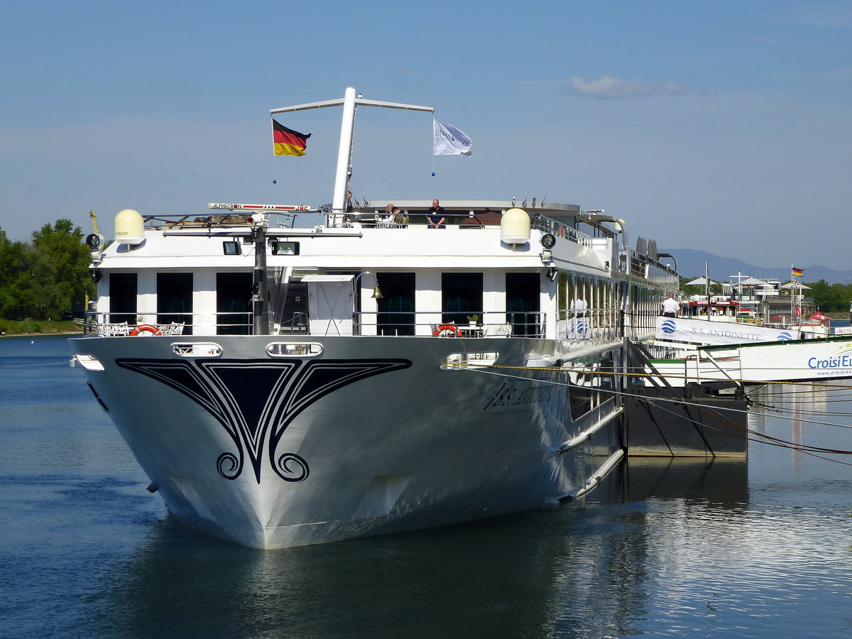 KFGS  S.S.Antoinette , am Anleger in Breisach am Rhein, Heimathafen Basel/Schweiz, April 2017