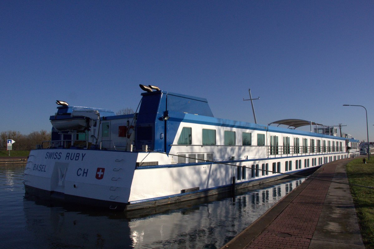 KFGS Swiss Ruby (07001742 , 85 x 10,60m) lag am 05.12.2019 im Oberwasser des stillgelegten Schiffshebewerkes Rothensee.