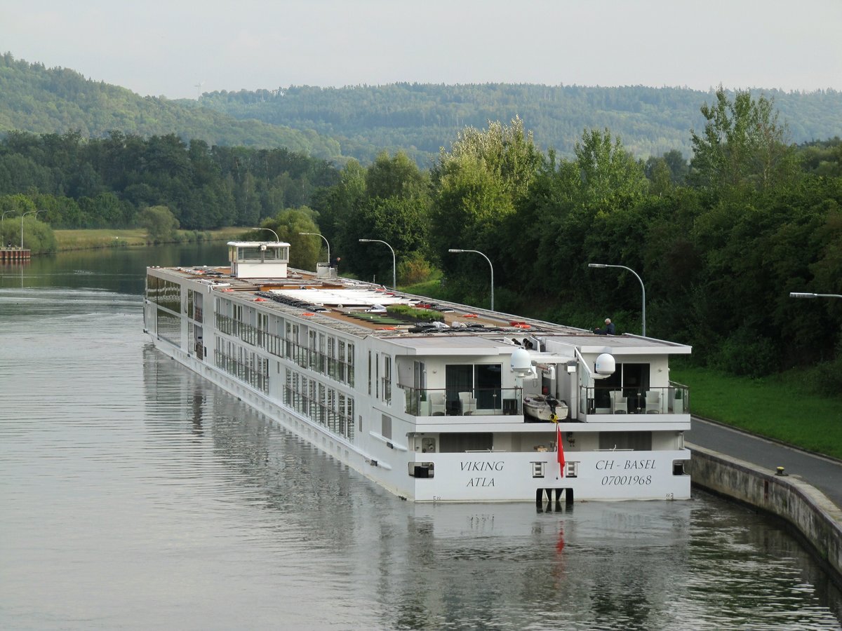 KFGS Viking Atla (07001968 , 135 x 11,45m) legte am 09.09.2019 nach der Talschleusung in Bachhausen / Main-Donau-Kanal kurz auf der Steuerbordseite an und setzte nach kurzem Aufenthalt seine Fahrt Richtung Donau fort.