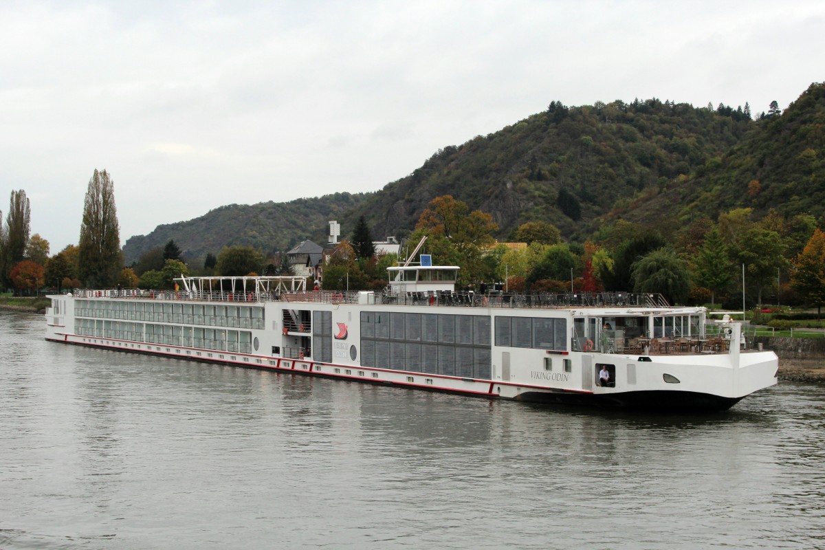 KFGS Viking Odin (07001950 , 135 x 11,45m) am 21.10.2014 Höhe Braubach auf dem Rhein zu Berg.