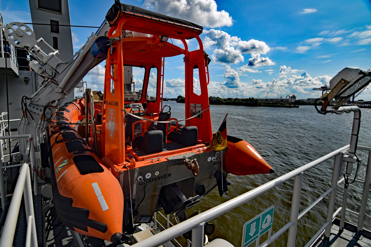 KLAAS OHM, Tochterboot des Zollboots HELGOLAND, am 02.09.2017 in Hamburg. Anlässlich des Tag des Zolls (02.09.2017) war  open Ship  auf dem Zollboot HELGOLAND und wurde von vielen Menschen besucht.