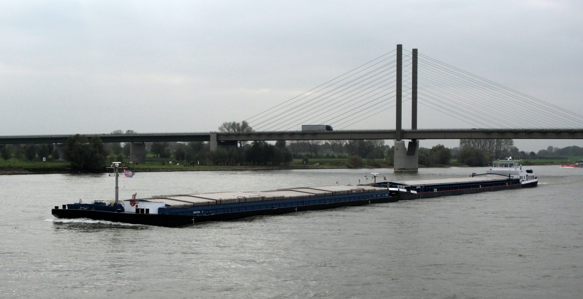 Koppelverband GSL Marcona II (02334659 , 78 x 11,4m) & GMS Marcona (02323042 , 108,5 x 11,4m) am 23.10.2014 östlich der  Reeser B 67  Brücke auf Rhein-Bergfahrt.