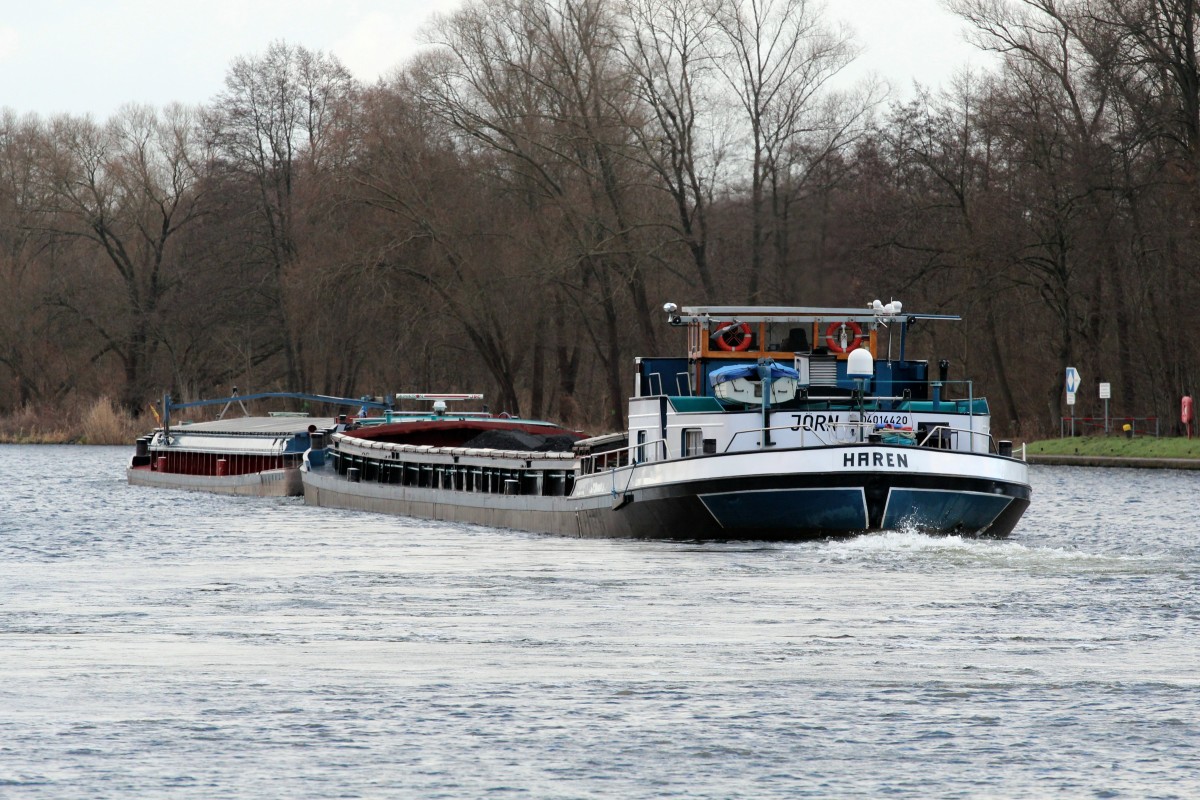 Koppelverband (KV) mit GMS Jörn (04014420 , 80 x 8,26m) und SL St.Joseph (05612120 , 55 x 8,2m) am 04.01.2015 nach der Bergschleusung in der Schleuse Brandenbg. auf der Havel Ri. Berlin. 