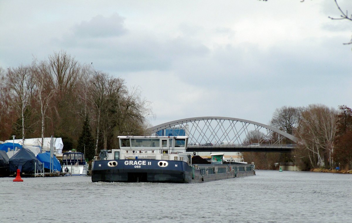 Koppelverband  SGMS  GRACE II  (02338757 , 86 x 9,60m) & GSL  GRACE I  (02338756 , 86 x 9,60m) am 19.03.2021 auf der  HAVEL  in Berlin zu Berg vor der Freybrücke.