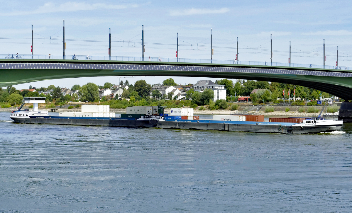 Koppelverband Triangle mit Bermuda auf dem Rhein in Bonn - 12.08.2018