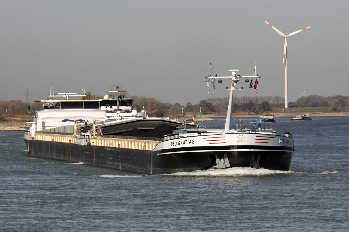 Koppelverband Deo Gratias Europa-Nr.:02331243 Rhein km 824 Xanten am 13.10.2018