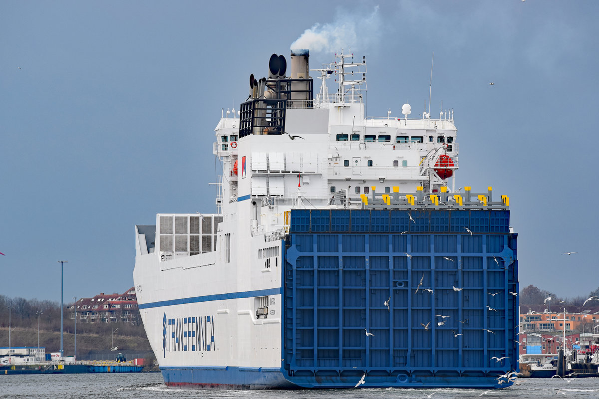 Kraftca (IMO-Nummer:9307360) am 26.12.2017 in Lübeck-Travemünde einlaufend