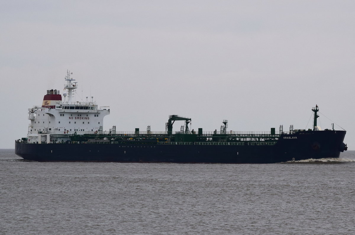 KRASLAVA , Tanker , IMO 9314844 , Baujahr 2007 , 182.6 × 27.4m , 25.12.2017 Cuxhaven