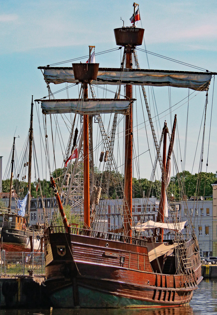 Kraweel LISA VON LÜBECK am 02.06.2017 im Hafen von Lübeck