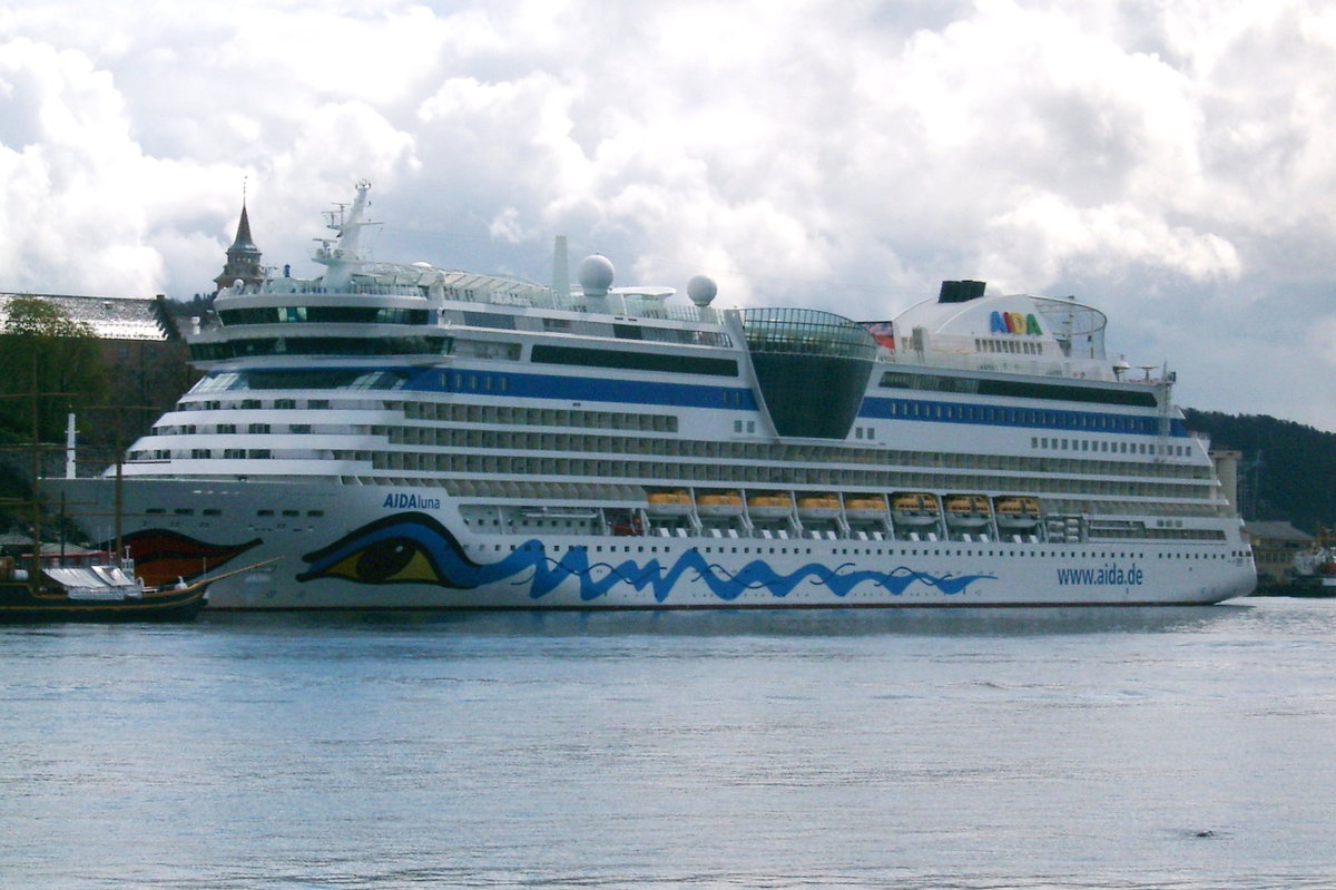 Kreuzfahrtschiff 'AIDALuna' am Akershuskai in Oslo. Aufnahmedatum: 01.05.2016