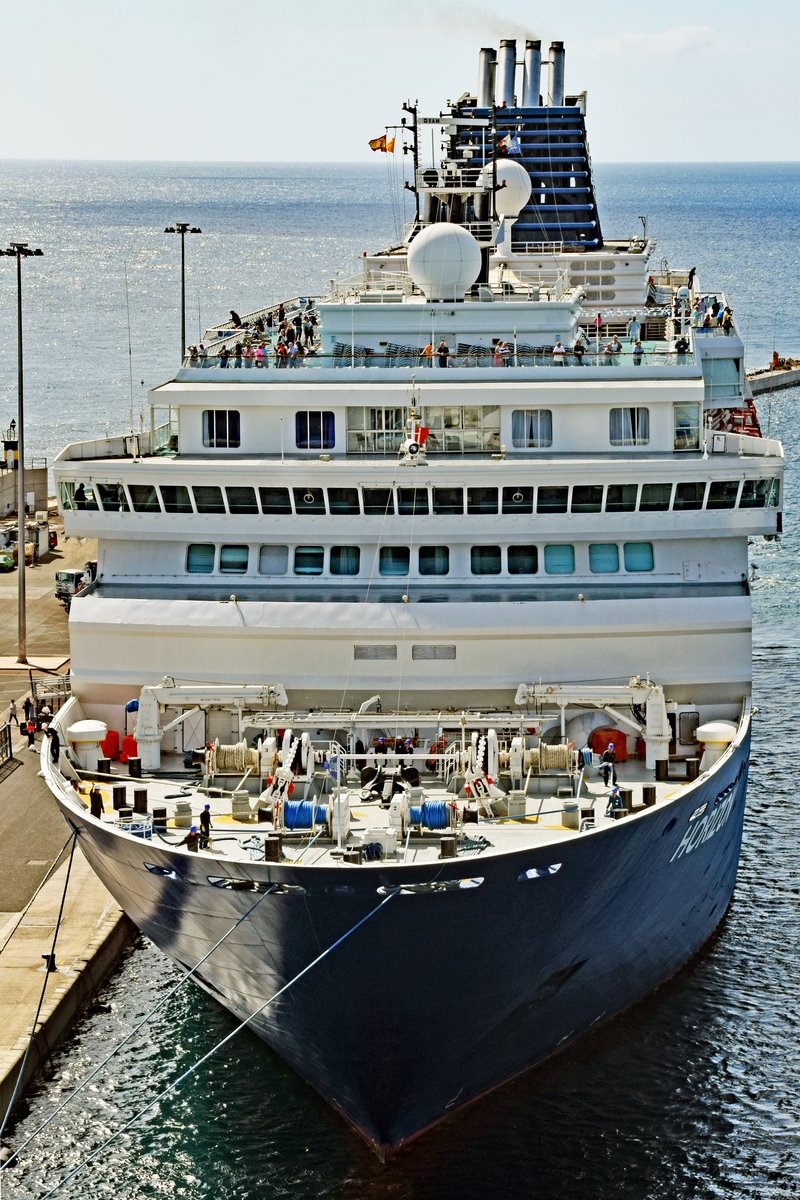 Kreuzfahrtschiff HORIZON am 09.02.2017 im Hafen von Arrecife, Lanzarote