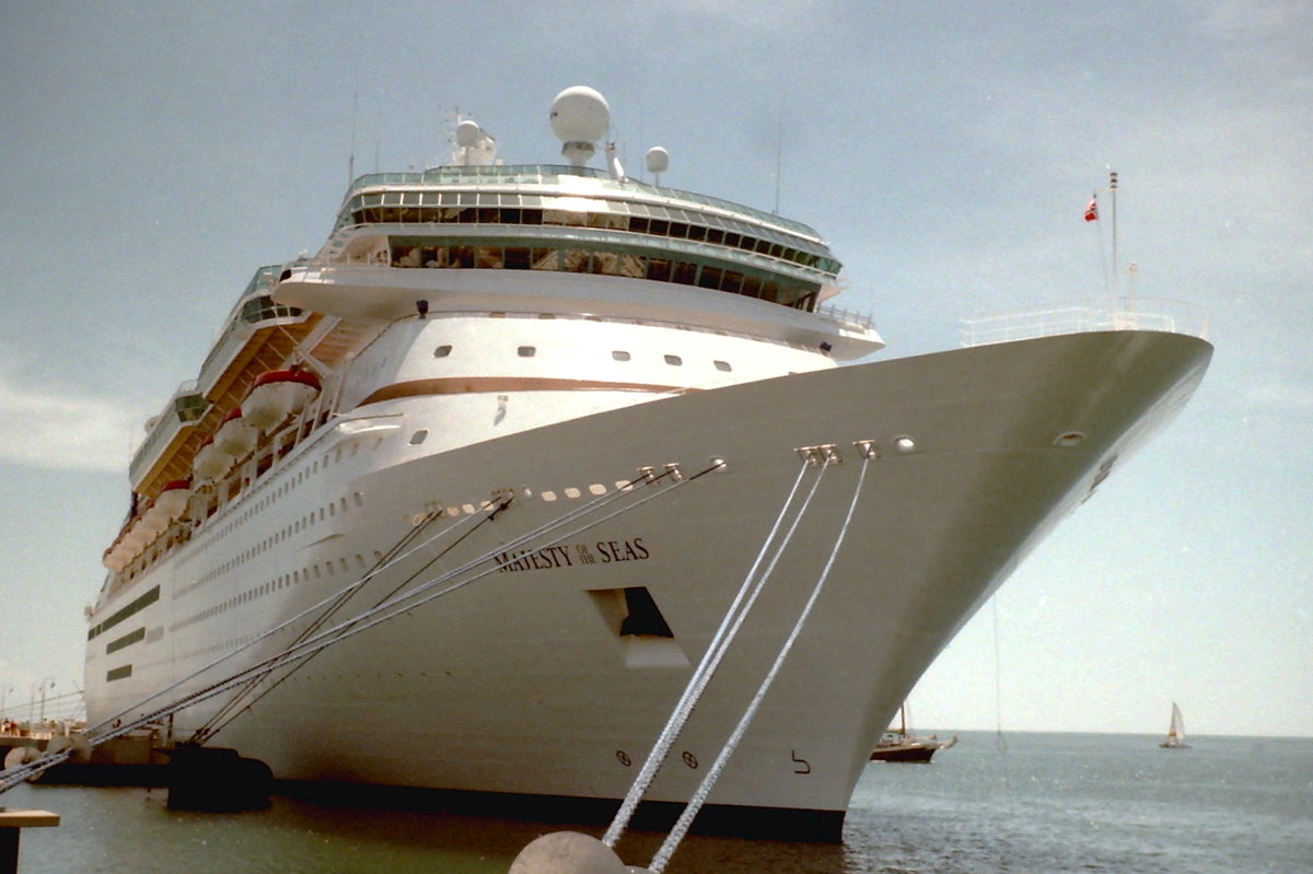 Kreuzfahrtschiff 'Majesty of the Seas' der Reederei Royal Caribbean International in Key West, FL, USA. Aufnahmedatum: September 2003.