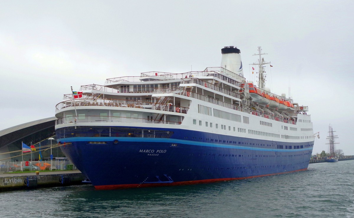 Kreuzfahrtschiff  Marco Polo  am 18.10.14 in Warnemünde.