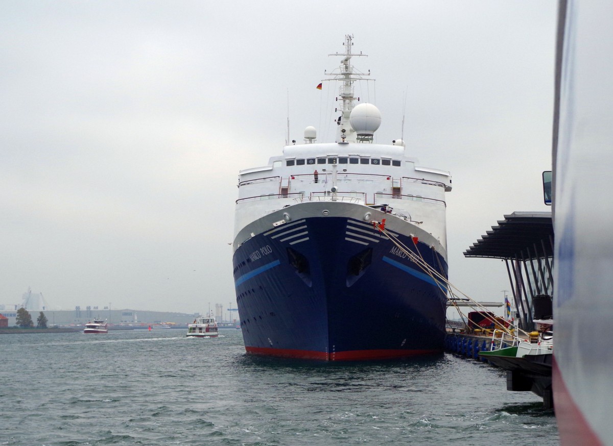 Kreuzfahrtschiff  Marco Polo  am 18.10.14 in Rostock.