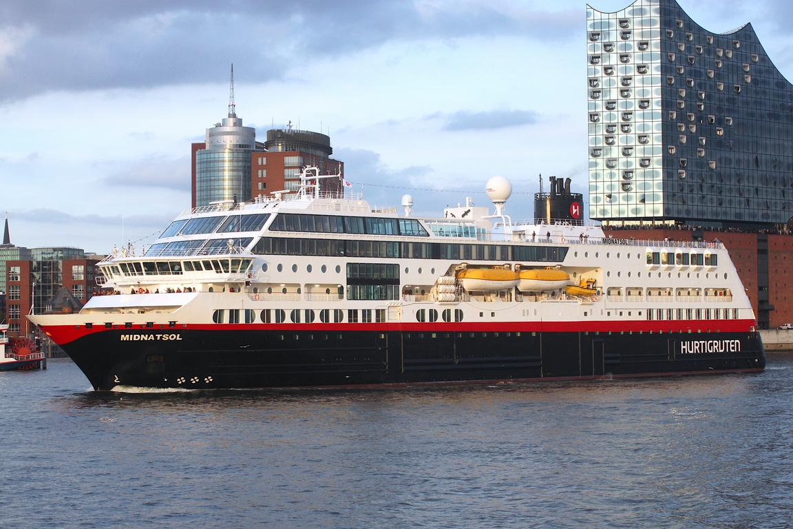 Kreuzfahrtschiff MIDNATSOL (IMO 5234462); Datum: 26.09.2026; Aufnahmeort: Elbe/Hafen Hamburg, Deutschland.