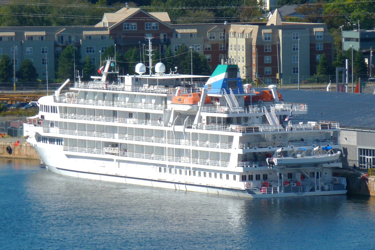 Kreuzfahrtschiff 'Pearl Mist', IMO 9412701, Pearl Sea Cruises, Flagge: Marshall Islands, Bj. 2014, Werft: Halifax Shipyards. Aufgenommen am 29.09.2018 im Hafen von Halifax, Nova Scotia, CA.