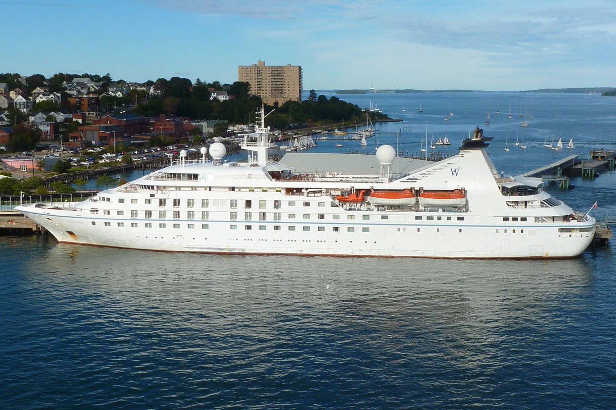 Kreuzfahrtschiff 'Star Pride', IMO 8707343, von Windstar Cruises, Seattle, US, an der Pier in Portland, Maine am 28.09.2018.