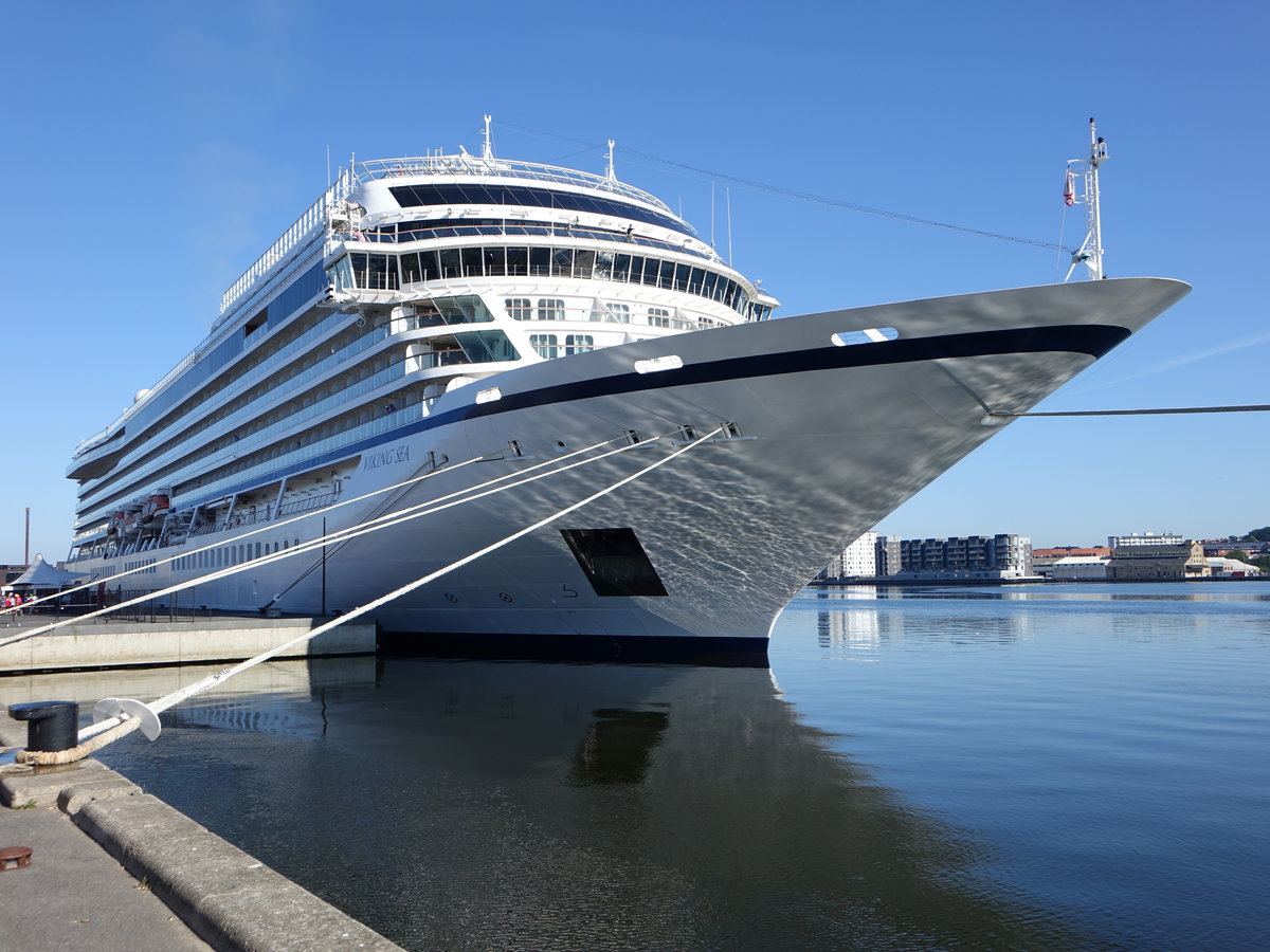 Kreuzfahrtschiff Viking Sea im Hafen von Aalborg (08.06.2018)