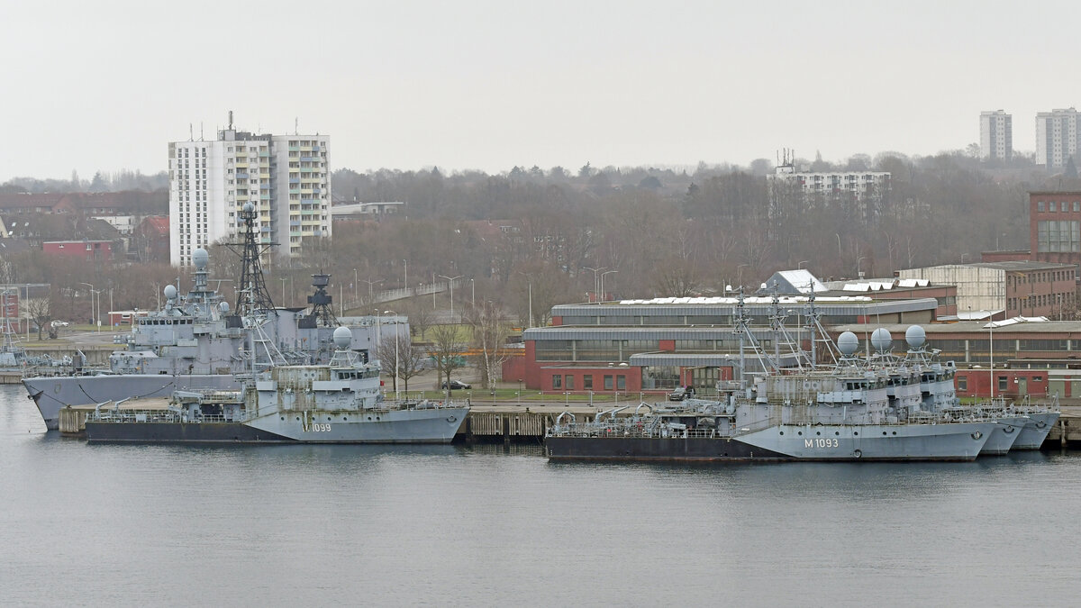 Kriegsschiffe (darunter Ex M 1093 AUERBACH) am 08.02.2023 in Kiel