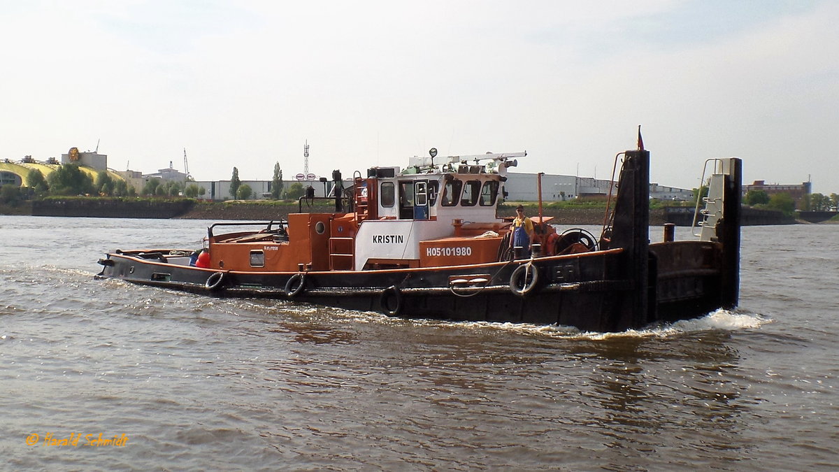 KRISTIN (ENI 05101980) am 23.5.2017, Hamburg, Elbe Höhe Landungsbrücken / 

Ex-Name: STIER (A.u.H. Huntemann) 
Schubschlepper /  Lüa 24,31 m, B 5,74 m, Tg. 2,4 m / 625 kW (850 PS) / Pfahlzug: ca. 8 t / gebaut 1940 als Eisbrecher für den Mittellandkanal / Heimathafen: Hamburg, Flagge: Deutschland / Eigner: Meyrose, Hamburg / Fahrtgebiet: Zonen 2 + 3 + HH-Hafen
