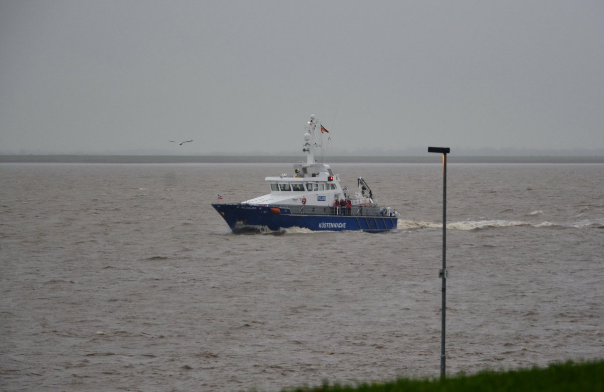 Küstenwache aus Büsum. Bei Brunsbüttel Richtung NOK. Am 22.10.17  beobachtet.