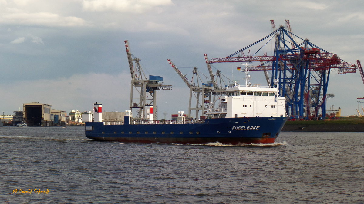 KUGELBAKE (IMO 9510747) am 4.8.2017; Hamburg auslaufend, Elbe Höhe Tollerort / 

RoRo Frachter / BRZ 1868 / Lüa 79,3m, B 18,6 m, Tg 3,85 m  / 220 TEU / 1 Diesel, Caterpillar 3512 B DI-TA SCAC,  1.908 kW (2.595 PS), 12 kn  / gebaut 2009 bei BVT Brenn- und Verformtechnik / Eigner: Wulf Seetransporte, Cuxhaven / Flagge: Deutschland, Heimathafen: Cuxhaven /
