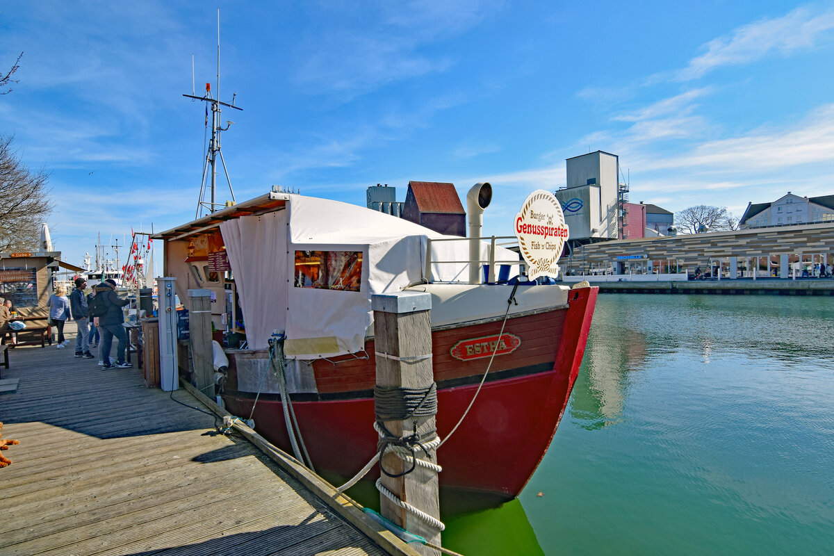 Kutter ESTHA am 27.03.2022 in Heiligenhafen