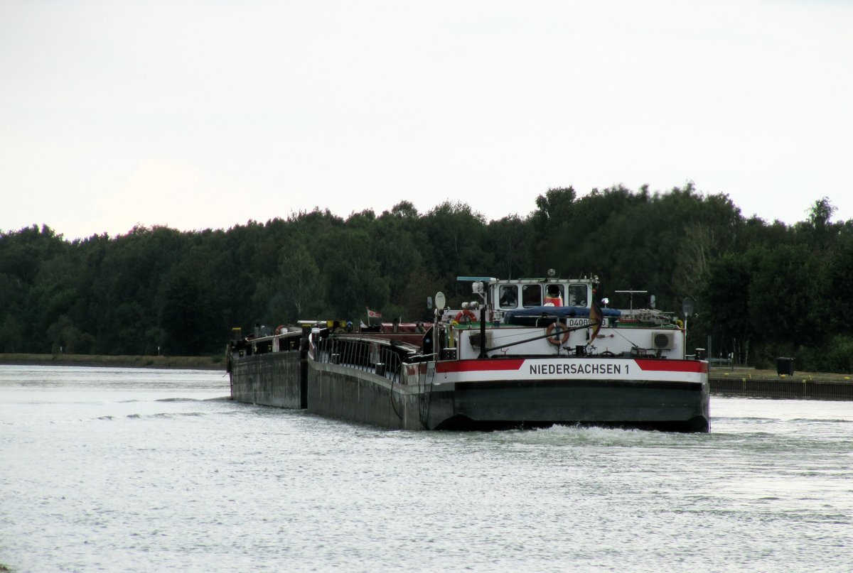KVB SGMS Niedersachsen 1 (04005070 , 85 x 9m) & GSL Hannover 1 (04032140 , 77 x 9m) am 13.08.2019 im Elbe-Seitenkanal östlich von Wahrenholz auf Talfahrt.