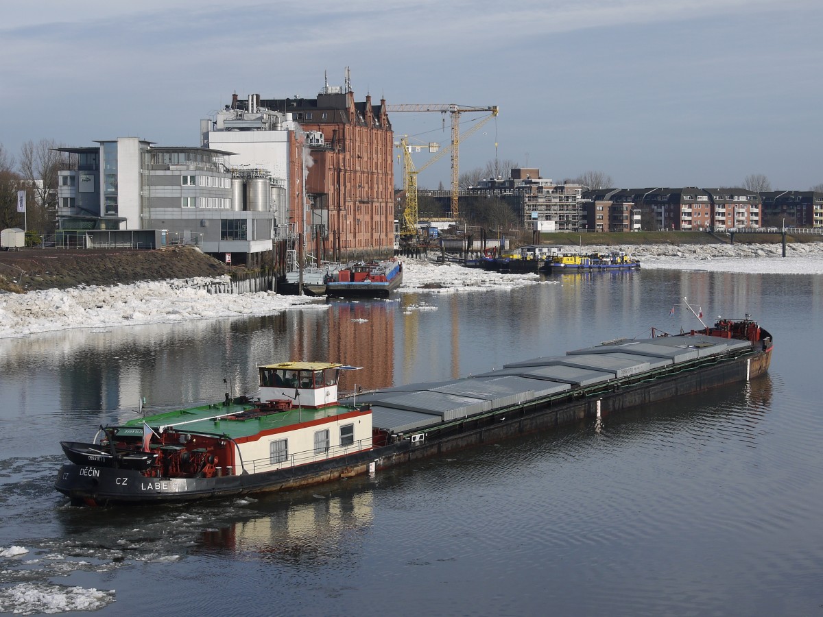 Labe 6 (ex CSPLO MN-11606) 09551070 nach Passieren des Sturmflut-Sperrwerks Billwerder Bucht; Hamburg, 02.02.2014
