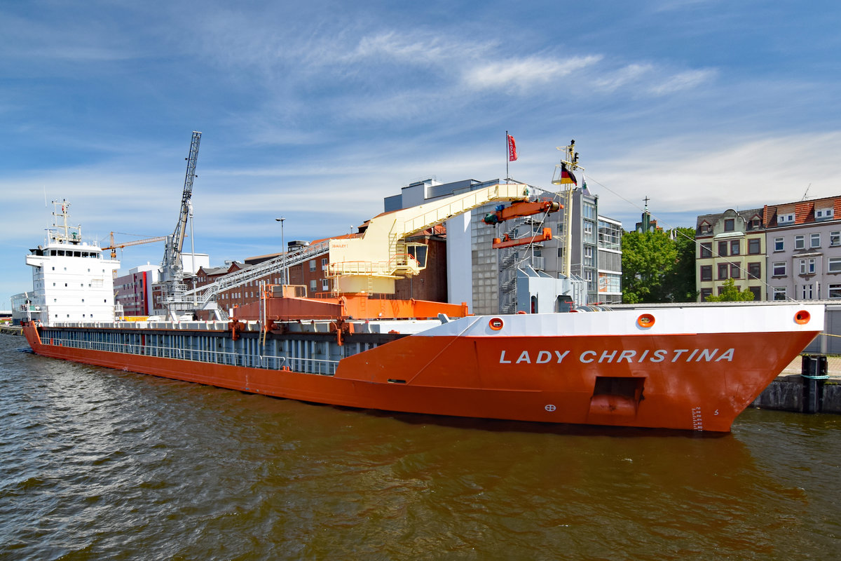 LADY CHRISTINA (IMO: 9201815, MMSI: 244003000) am 31.5.2020 im Hafen von Lübeck. Das 108,5 Meter lange Schiff hat Hafer aus Finnland für die Firma BRÜGGEN gebracht.